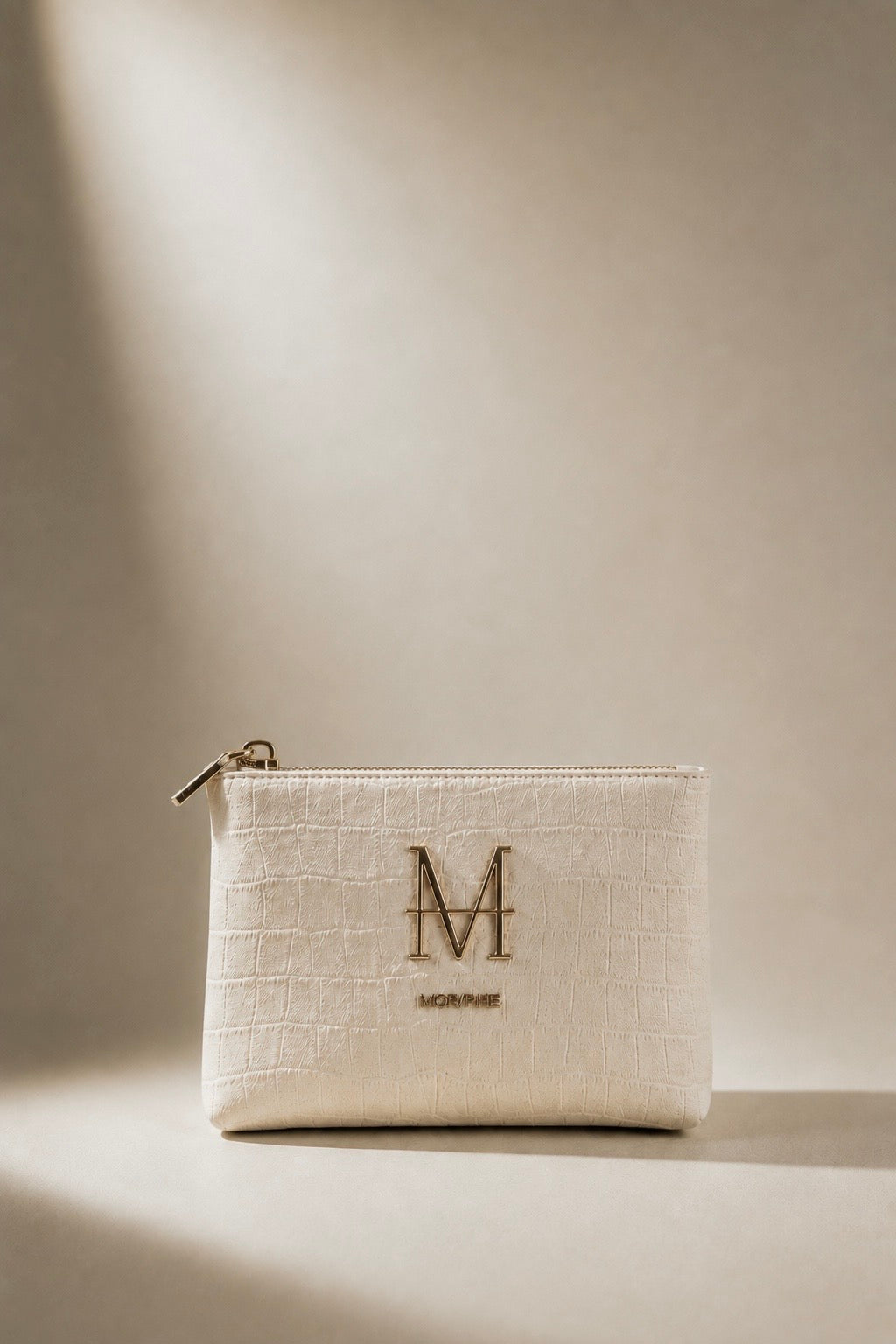 NEPHELE pochette MOR/PHE in similpelle color panna con dettagli in oro
