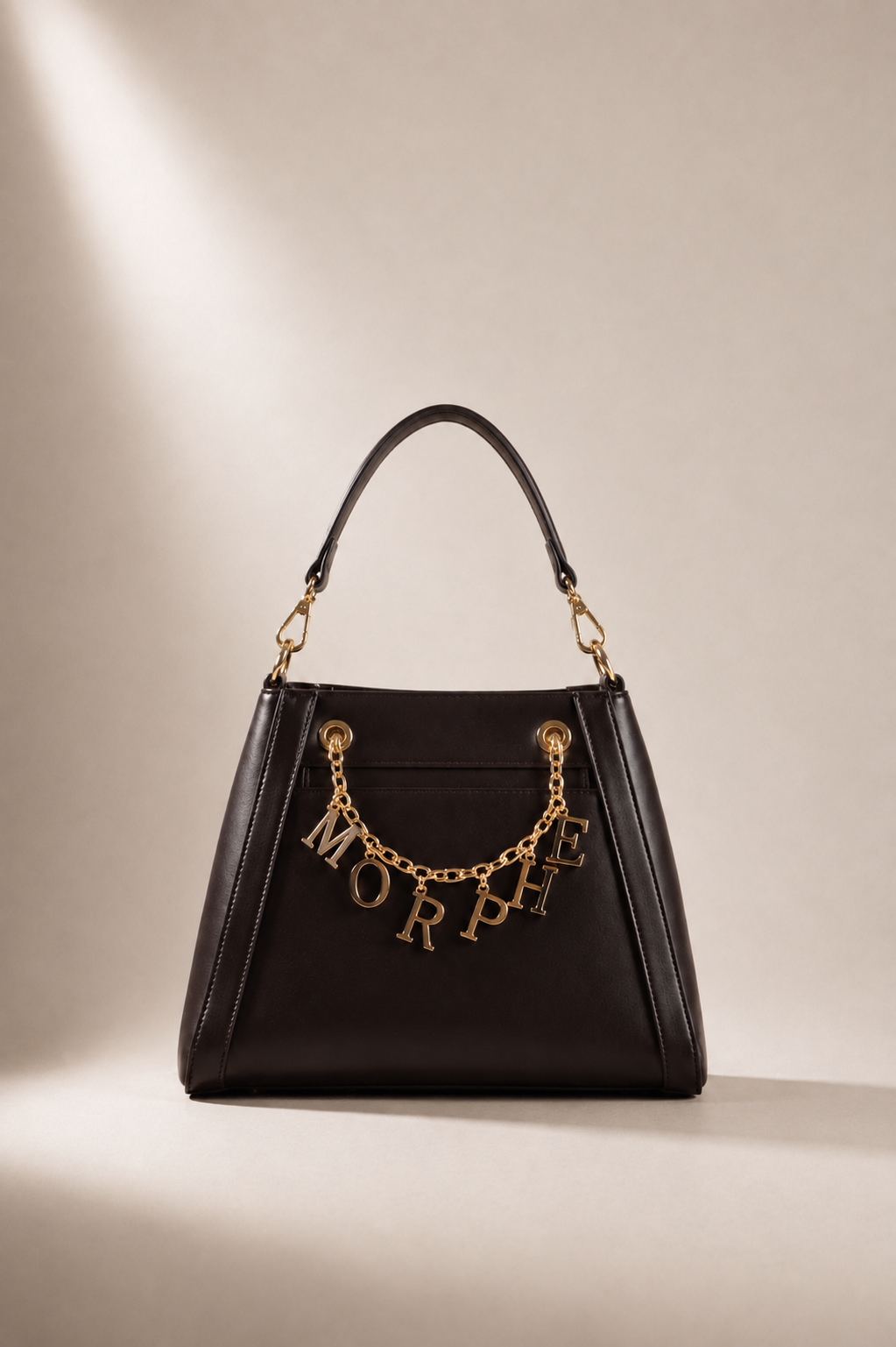 SYRINX borsa trasformabile MOR/PHE color testa di moro con catena charm rimovibile, dettagli in oro e manico intercambiabile